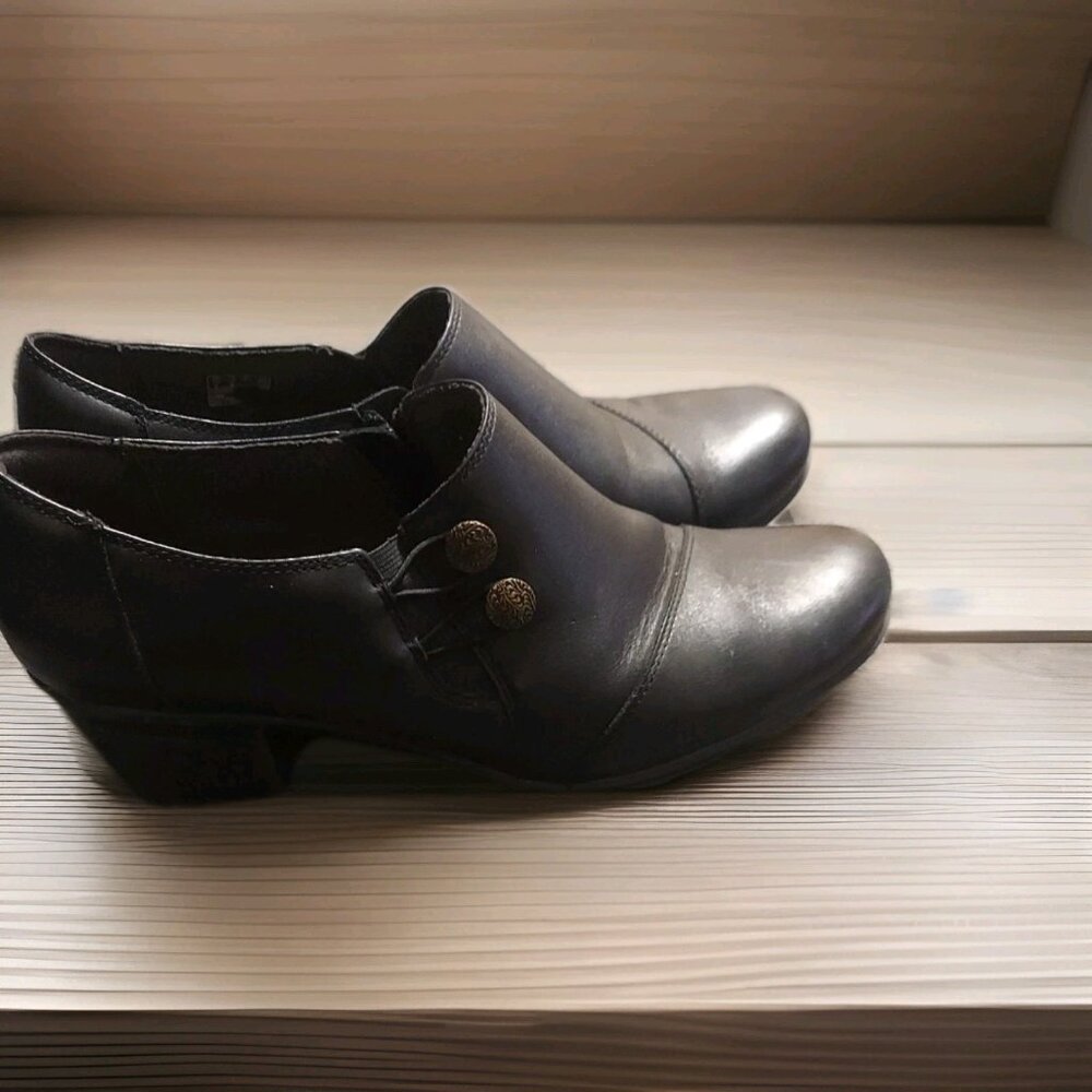 Clarks Emslie Warren Slip On Booties Loafers Heels Button Black Leather Size 10